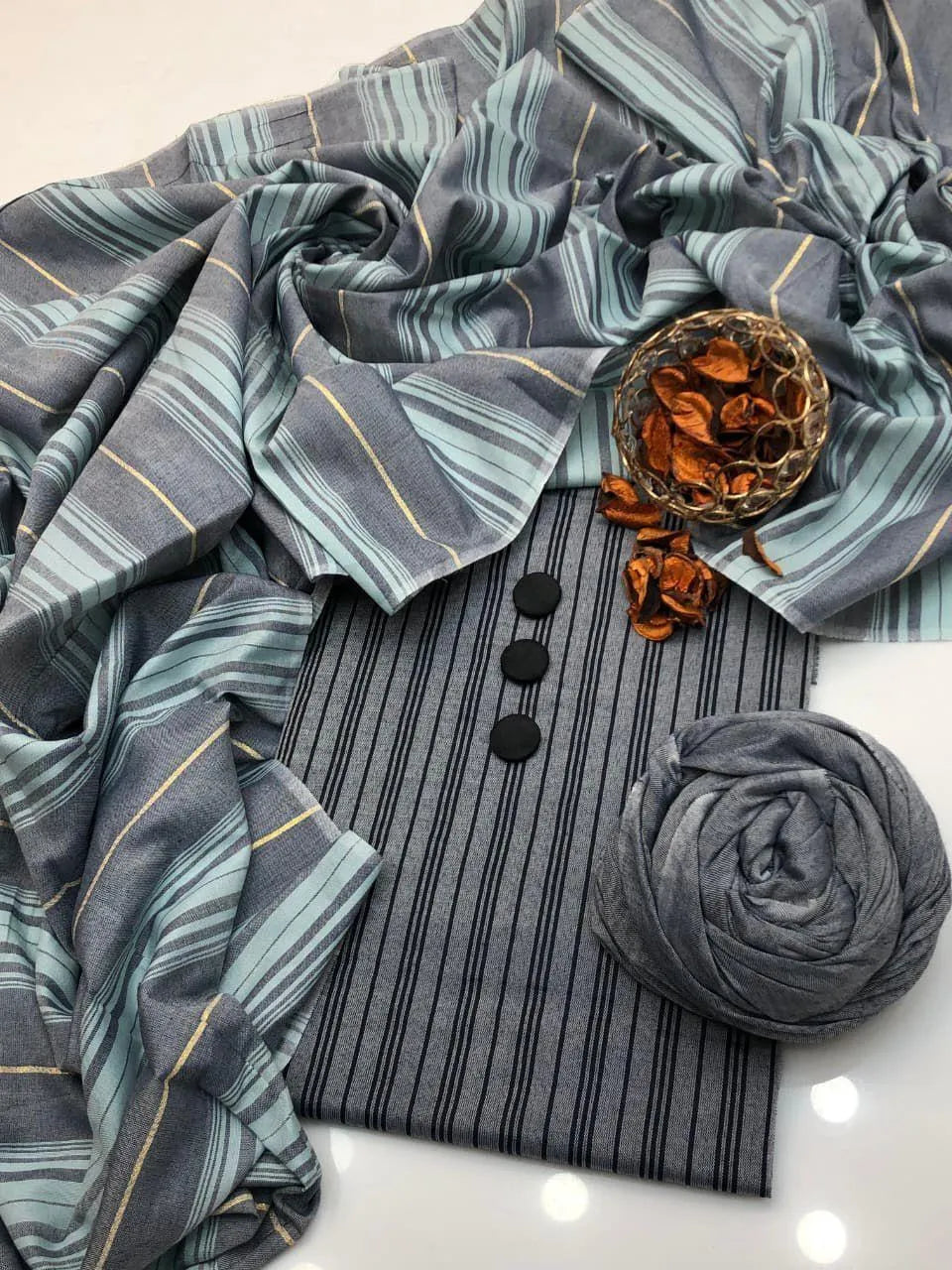 Grey printed Khaadi 3 piece suit for women with dupatta plain trouser soft breathable elegant traditional outfit