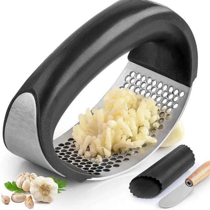 Stainless steel ginger garlic crusher with ABS handle, manual press tool for mincing garlic and ginger for daily kitchen cooking use